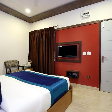 Capital O 9822 Hotel Seven Chandigarh Bagian luar foto