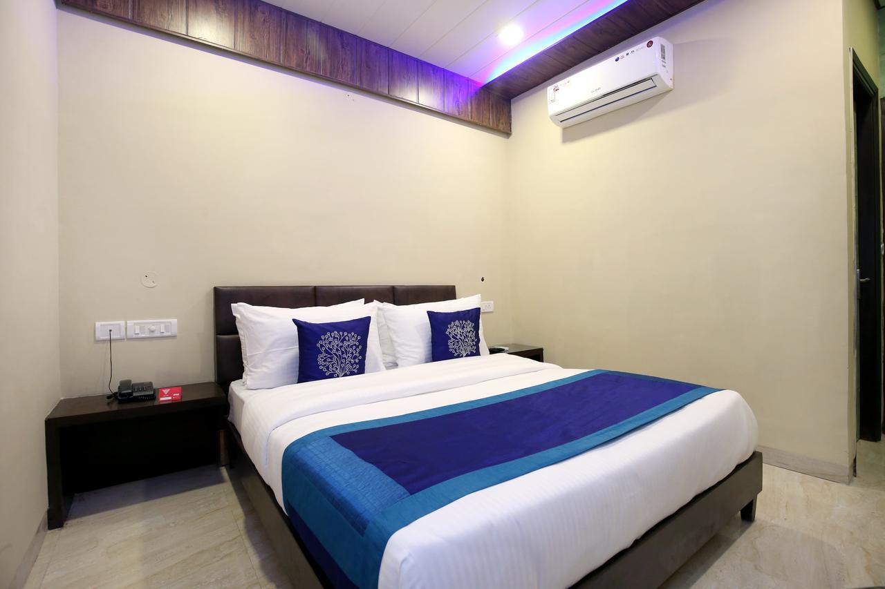 Capital O 9822 Hotel Seven Chandigarh Bagian luar foto