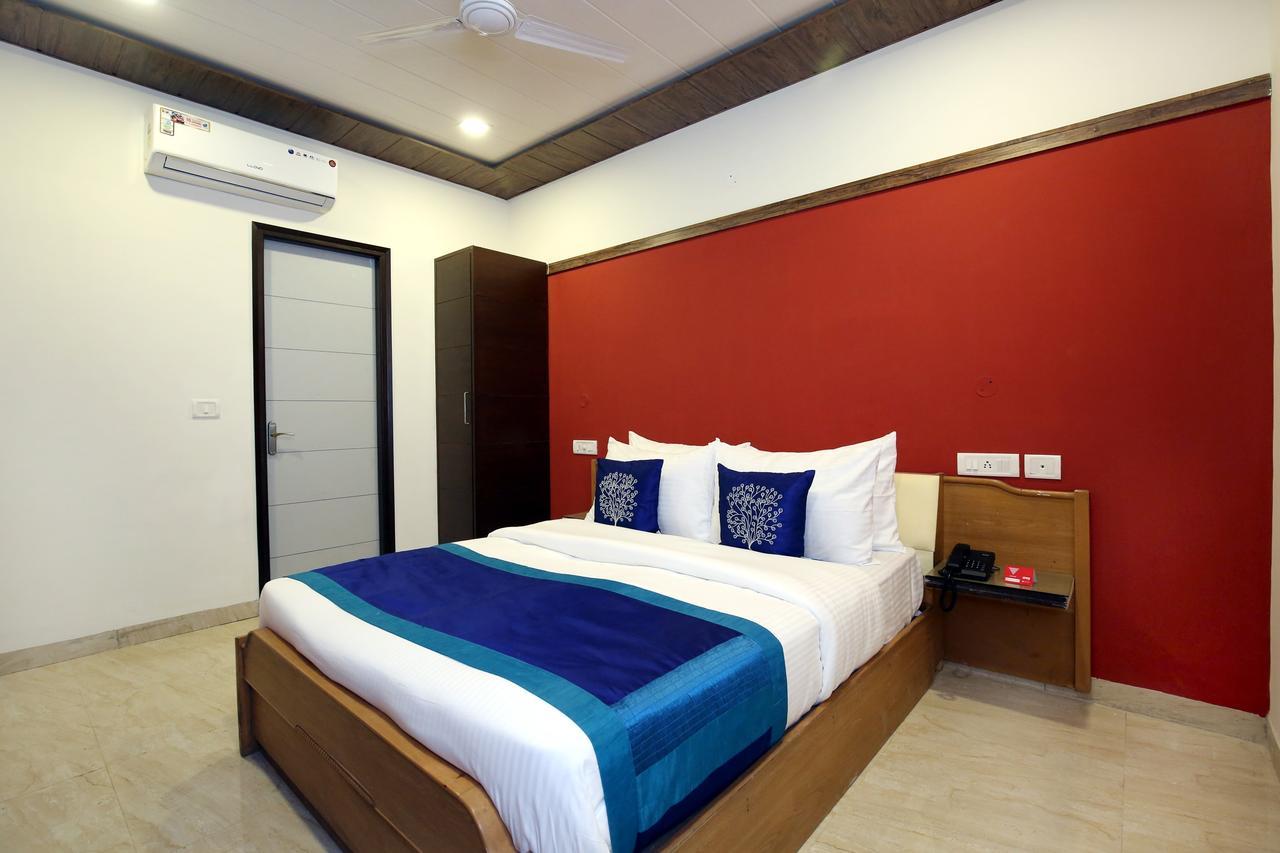 Capital O 9822 Hotel Seven Chandigarh Bagian luar foto