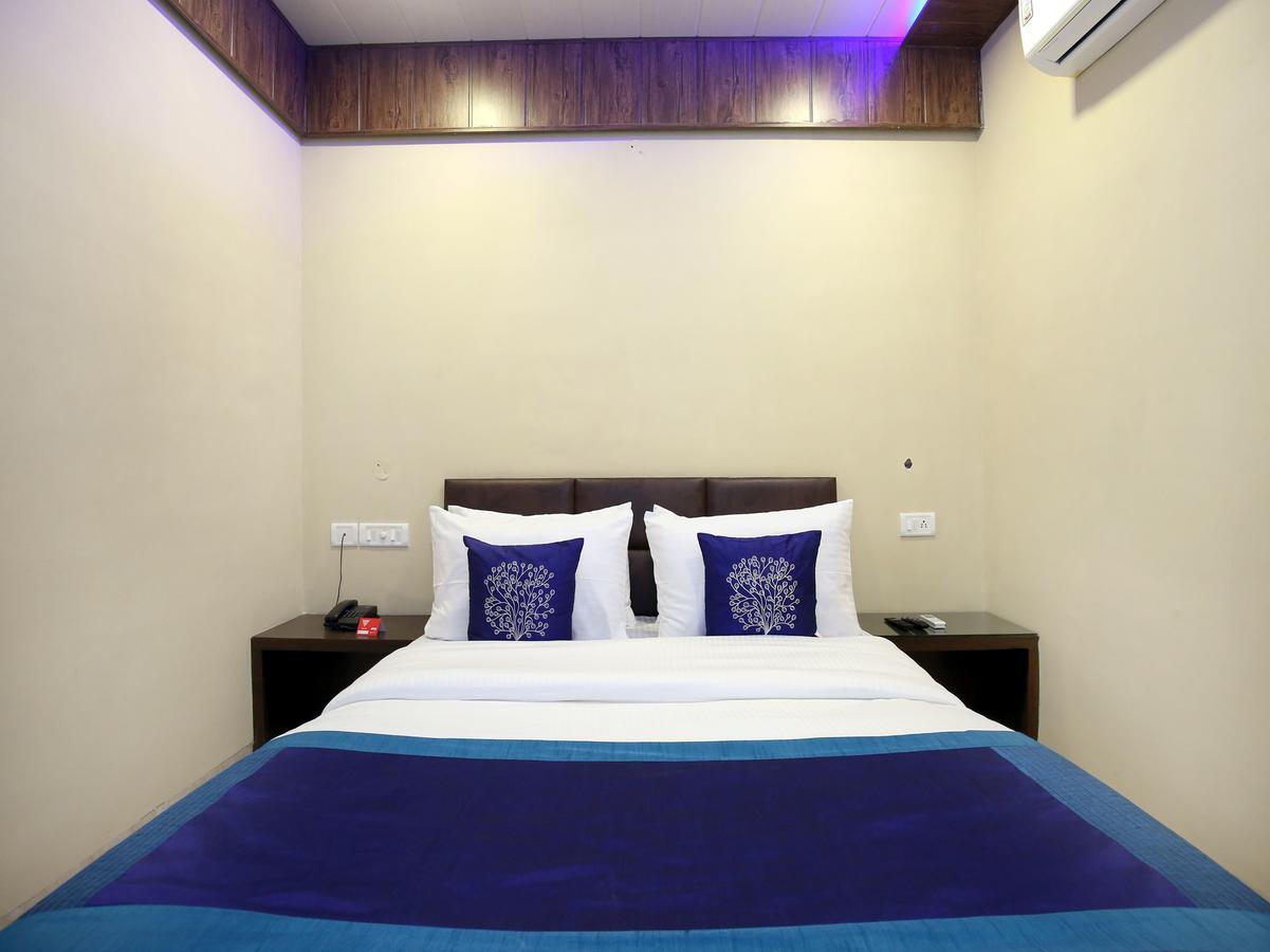 Capital O 9822 Hotel Seven Chandigarh Bagian luar foto